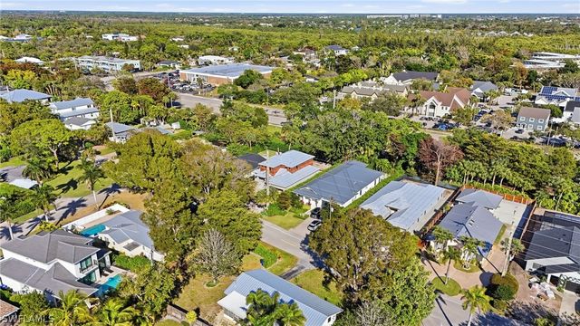 1070 13th ST N, Naples, FL 34102