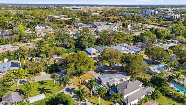 1070 13th ST N, Naples, FL 34102