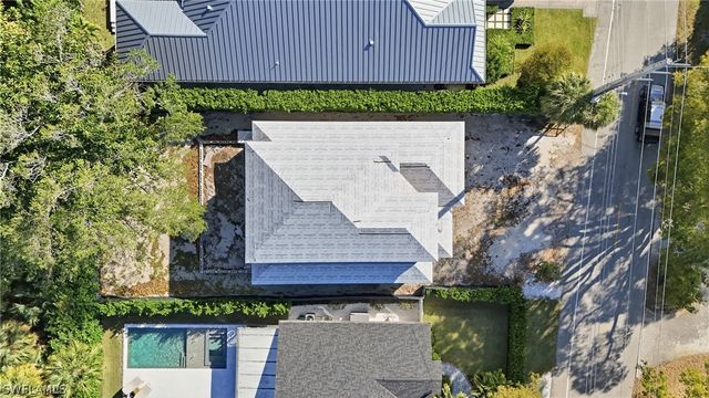 1070 13th ST N, Naples, FL 34102