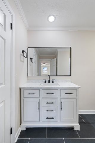 1710 Hickory Trace Dr, Gallatin, TN 37066