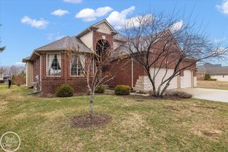 15833 Kingsway Drive, Macomb Twp, MI 48044