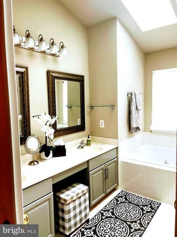 20411 MIDDLEBURY ST, Ashburn, VA 20147