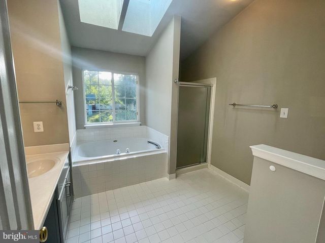 20411 MIDDLEBURY ST, Ashburn, VA 20147