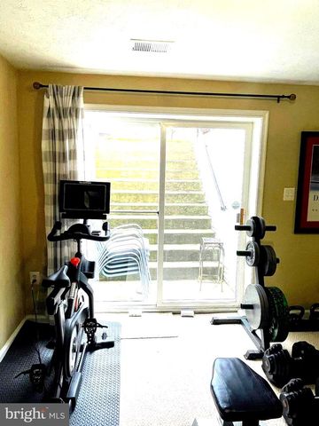 20411 MIDDLEBURY ST, Ashburn, VA 20147