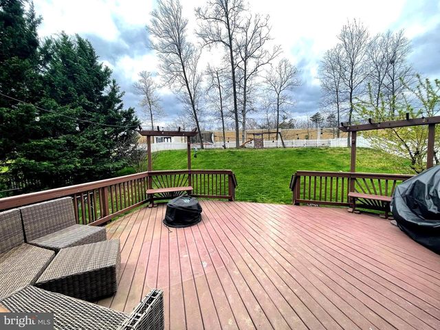 20411 MIDDLEBURY ST, Ashburn, VA 20147