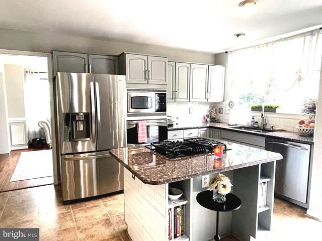 20411 MIDDLEBURY ST, Ashburn, VA 20147
