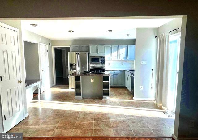 20411 MIDDLEBURY ST, Ashburn, VA 20147
