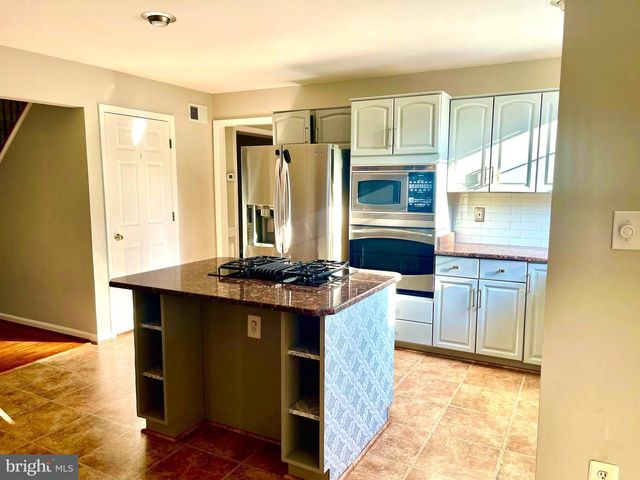 20411 MIDDLEBURY ST, Ashburn, VA 20147