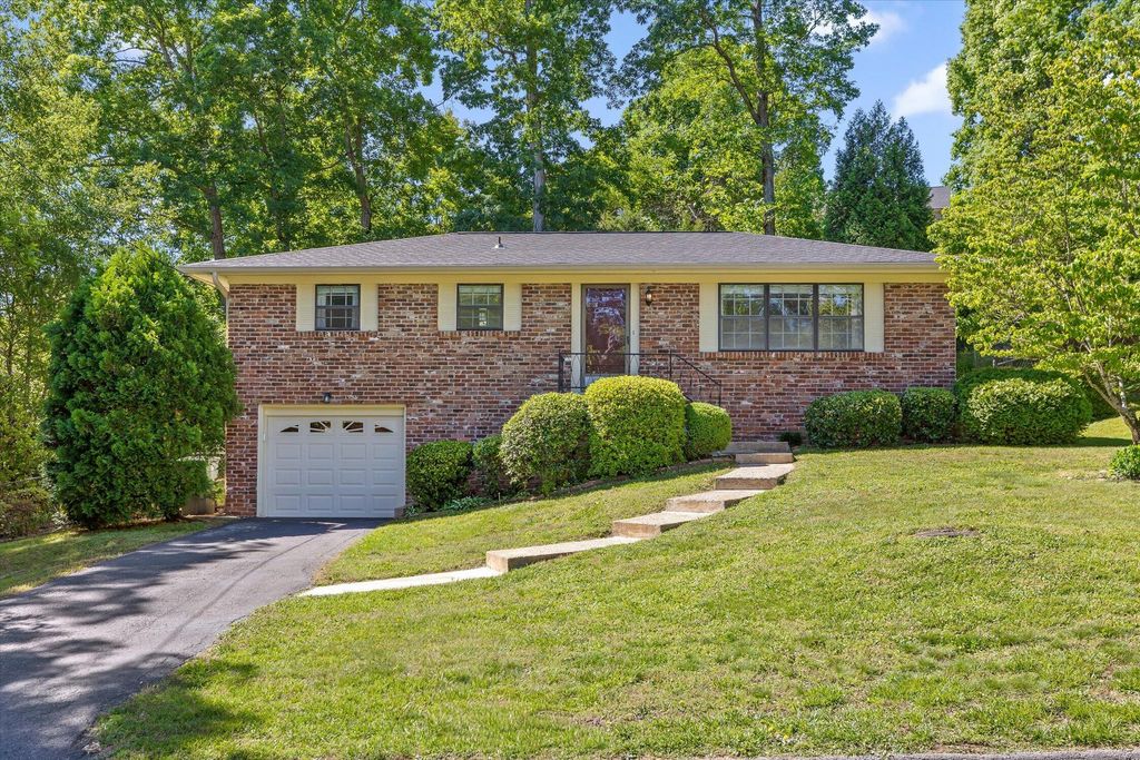 1324 Easy Lane, Hixson, TN 37343