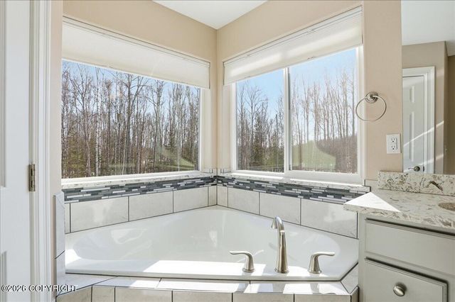 4601 N Cedarwood Drive, Wasilla, AK 99654