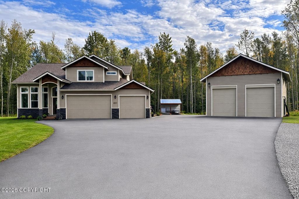4601 N Cedarwood Drive, Wasilla, AK 99654