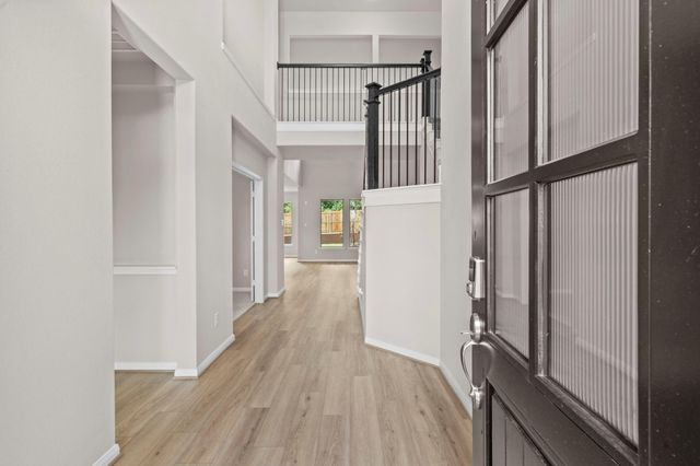 26151 Treetop Terrace Lane, Montgomery, TX 77316