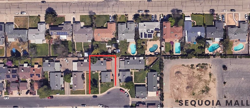 Image 13 of property listing at 2520-2524 W Victor Avenue, Visalia, CA 93277