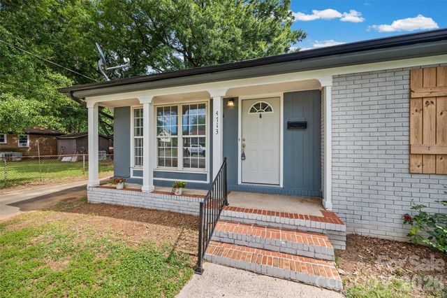 4713 Tanglebriar Drive, Charlotte, NC 28208