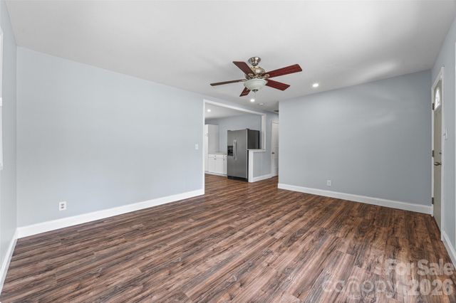 4713 Tanglebriar Drive, Charlotte, NC 28208
