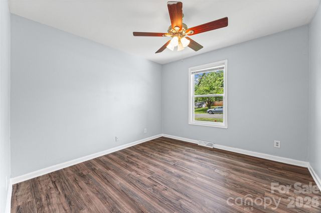 4713 Tanglebriar Drive, Charlotte, NC 28208