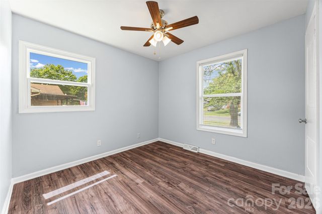 4713 Tanglebriar Drive, Charlotte, NC 28208