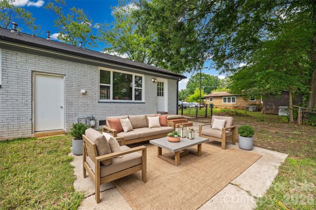 4713 Tanglebriar Drive, Charlotte, NC 28208