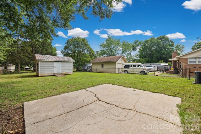 4713 Tanglebriar Drive, Charlotte, NC 28208