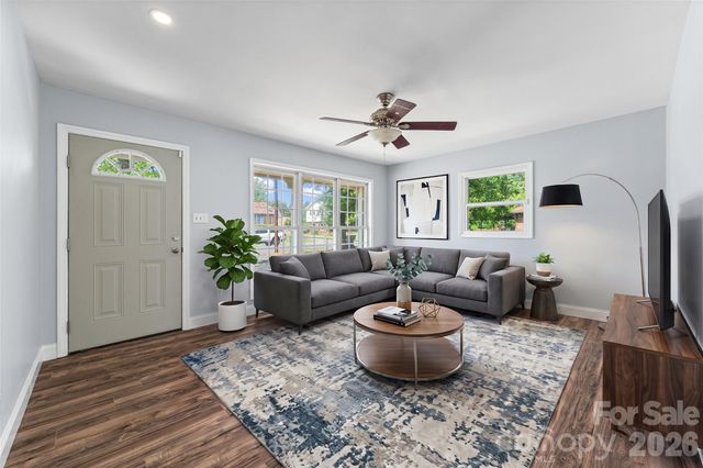 4713 Tanglebriar Drive, Charlotte, NC 28208