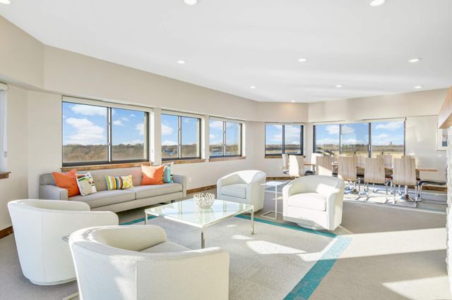 2885 Knox Avenue S 203, Minneapolis, MN 55408