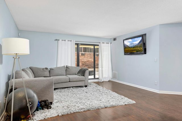 2885 Knox Avenue S 203, Minneapolis, MN 55408