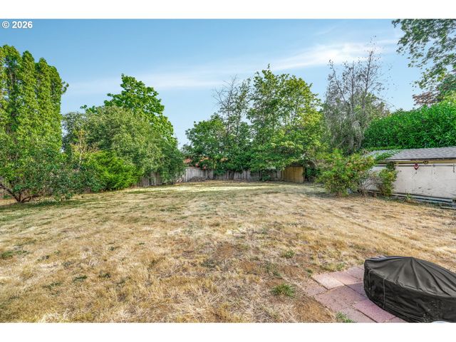 16523 Se CLINTON St, Portland, OR 97236