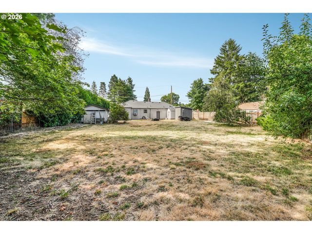 16523 Se CLINTON St, Portland, OR 97236