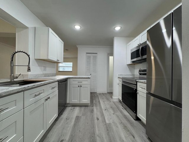 1331 W Campanelli Drive, Plantation, FL 33322