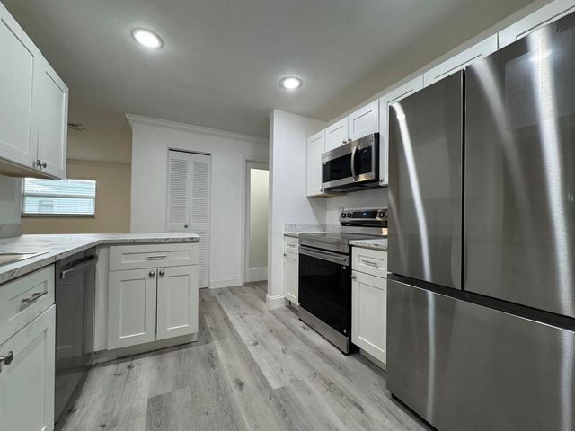 1331 W Campanelli Drive, Plantation, FL 33322