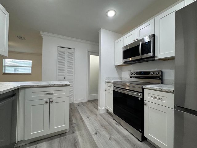 1331 W Campanelli Drive, Plantation, FL 33322