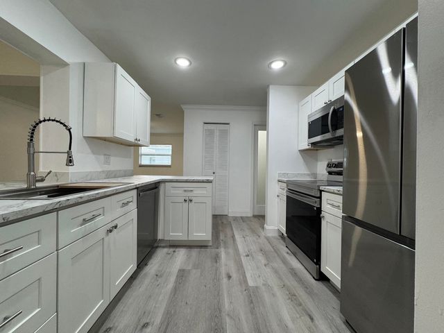 1331 W Campanelli Drive, Plantation, FL 33322