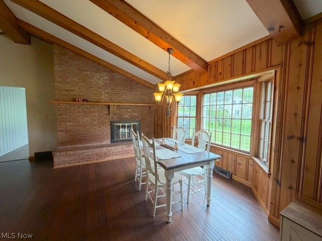 2431 Pleasant Valley Road NE, New Philadelphia, OH 44663