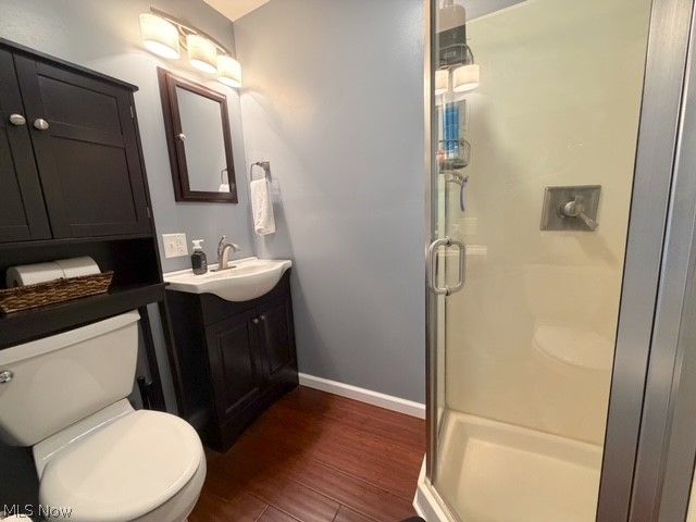 2431 Pleasant Valley Road NE, New Philadelphia, OH 44663