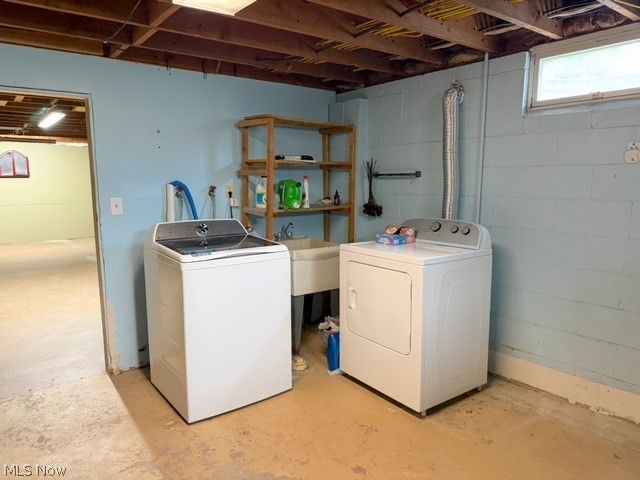 2431 Pleasant Valley Road NE, New Philadelphia, OH 44663