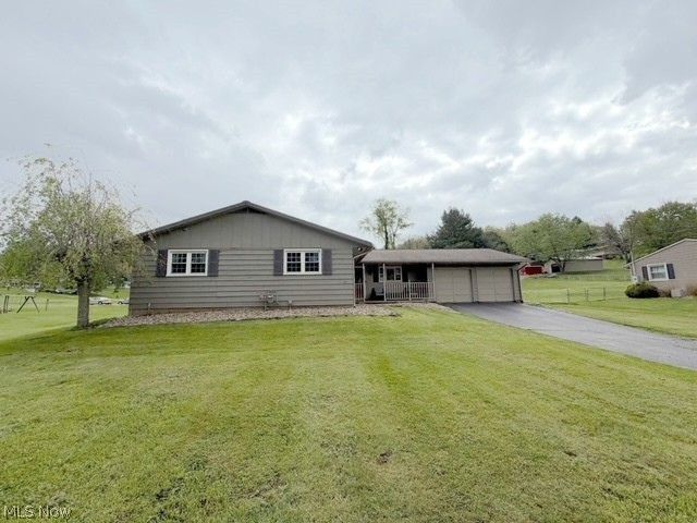 2431 Pleasant Valley Road NE, New Philadelphia, OH 44663