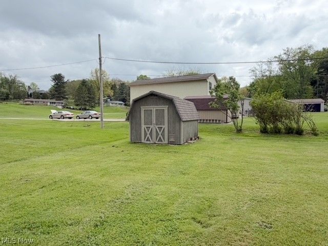 2431 Pleasant Valley Road NE, New Philadelphia, OH 44663