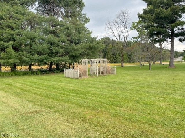 2431 Pleasant Valley Road NE, New Philadelphia, OH 44663