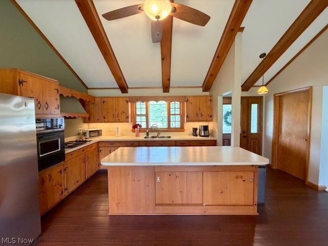 2431 Pleasant Valley Road NE, New Philadelphia, OH 44663