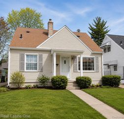2027 Brockton Avenue, Royal Oak, MI 48067