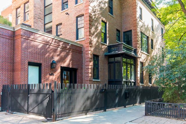 1401 N Astor Street, Chicago, IL 60610