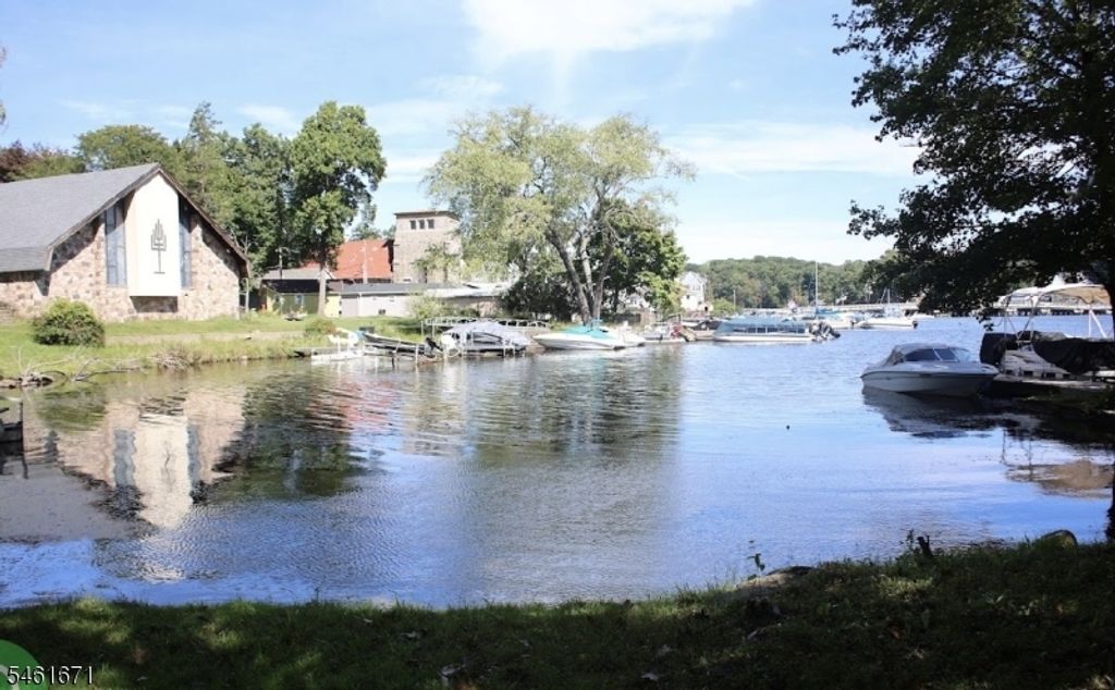 168 Sharp Ave, Hopatcong Boro, NJ 07843 — exterior