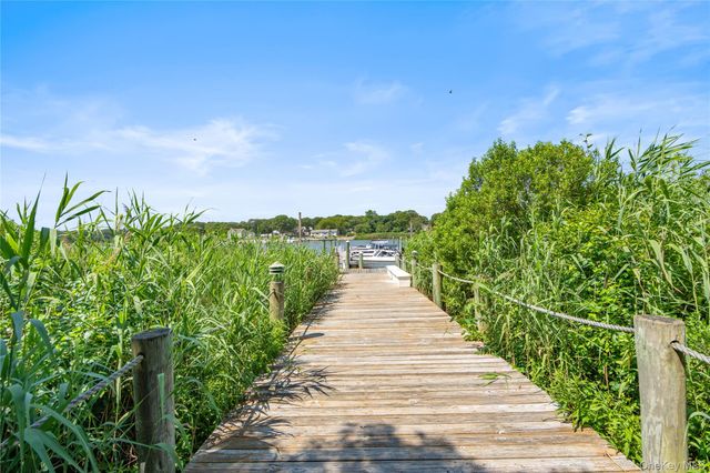 537 Highland Court, Moriches, NY 11955