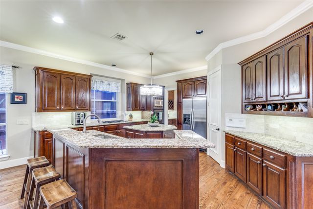 5704 Eastman Drive, Plano, TX 75093