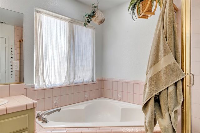 23482 Guajome, Apple Valley, CA 92307