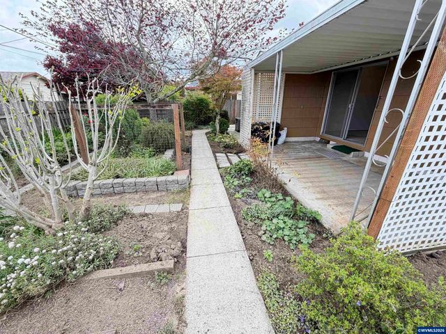 1387 Hampton Wy, Woodburn, OR 97071