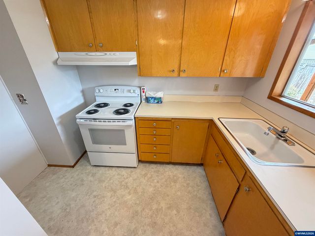 1387 Hampton Wy, Woodburn, OR 97071