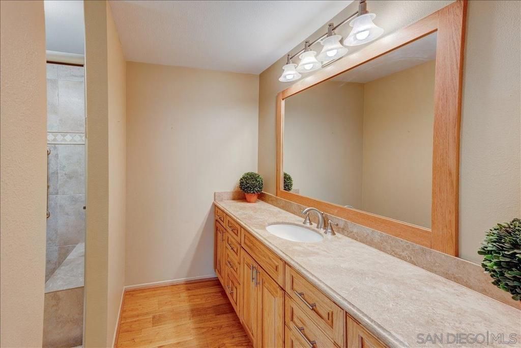 Image 14 of property listing at 12737 Via Nasca, San Diego, CA 92128