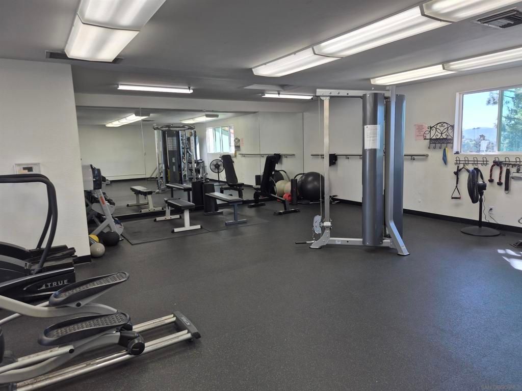 Image 23 of property listing at 12737 Via Nasca, San Diego, CA 92128