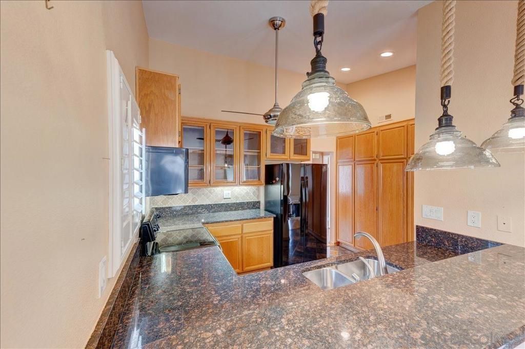 Image 8 of property listing at 12737 Via Nasca, San Diego, CA 92128